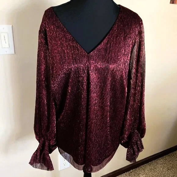 Vince Camuto Women's Metallic V-Neck Sheer-Sleeve Top, Wine Color Holiday - Picture 4 of 7